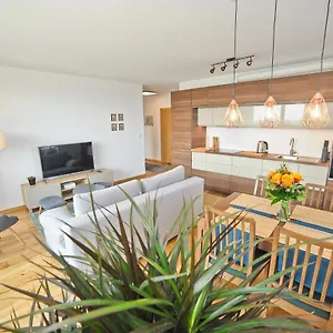https://three-bedrooms-with-panorama-of-the-old-town.gdanskhotel.org